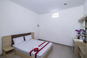 RedDoorz @ Jatiwaringin