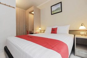 RedDoorz Syariah Plus @ Jatibening