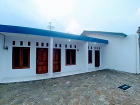 RedDoorz Syariah Plus near Jatiwarna Toll Gate
