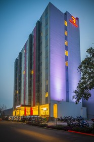 Monoloog Hotel Bekasi