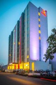 Monoloog Hotel Bekasi