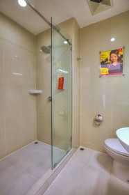 Monoloog Hotel Bekasi