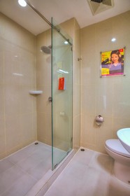 Monoloog Hotel Bekasi