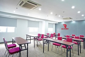 Monoloog Hotel Bekasi