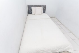 Spot On 93515 Pulo Gebang Guest House
