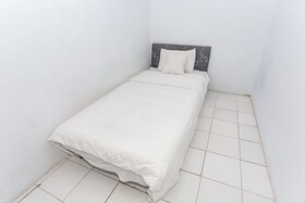 Spot On 93515 Pulo Gebang Guest House