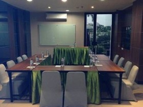 Sans Hotel The Green Bekasi by RedDoorz