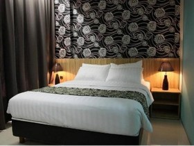 Sans Hotel The Green Bekasi by RedDoorz