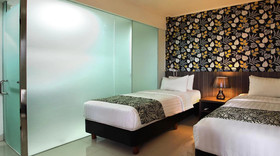 Sans Hotel The Green Bekasi by RedDoorz