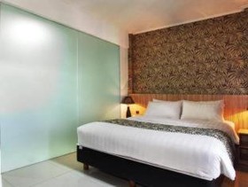 Sans Hotel The Green Bekasi by RedDoorz