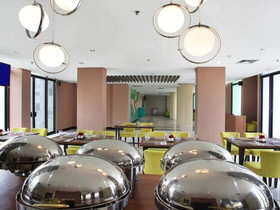 Sans Hotel The Green Bekasi by RedDoorz