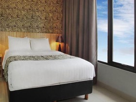 Sans Hotel The Green Bekasi by RedDoorz