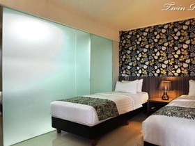 Sans Hotel The Green Bekasi by RedDoorz