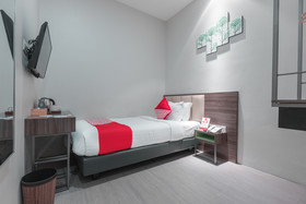 Versa Hotel By OYO Rooms