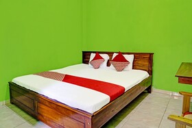 Hotel Family Blitar by OYO