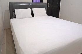 Kost Putih Syariah By OYO