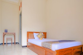 Panderman Residence by OYO Rooms