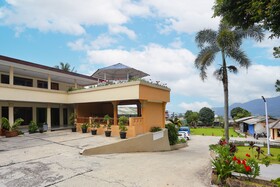 Capital O 93349 Hotel Gondangdia