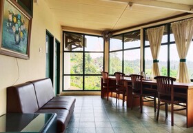 Hotel Grand Astoeti