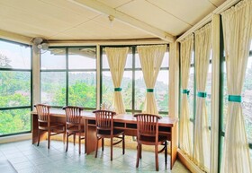 Hotel Grand Astoeti
