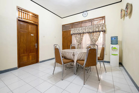 Abel Homestay Syariah by OYO Rooms