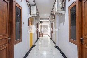 Athaya Guesthouse Syariah by OYO Rooms