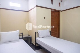 Athaya Guesthouse Syariah by OYO Rooms