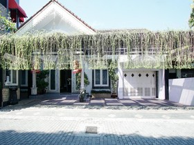 Damar Kusumo Guest House by OYO Rooms