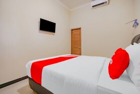 Kenari House Syariah by OYO Rooms