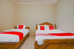 Kenari House Syariah by OYO Rooms