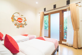 OYO 261 Sasono Putro Guest House