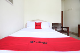 RedDoorz Near Sanata Dharma University