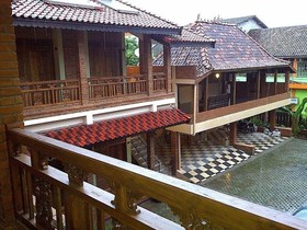 Roemah Balewaringin