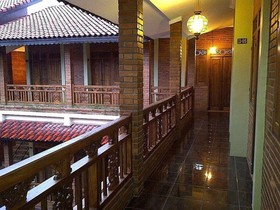 Roemah Balewaringin