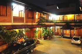 Roemah Balewaringin