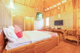 Joglo Garut Cottage by OYO Rooms