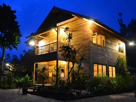 Kebun Mawar Situhapa Hotel