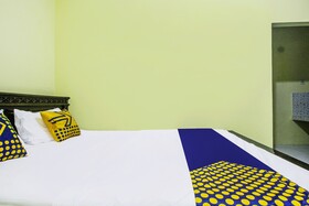 Spot On 91606 Nadin Guest House Syariah