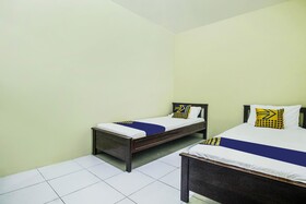 Spot On 91606 Nadin Guest House Syariah