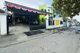 Spot On 91606 Nadin Guest House Syariah