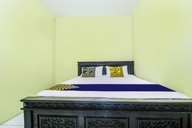 Spot On 91606 Nadin Guest House Syariah