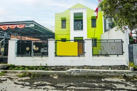 Spot On 91606 Nadin Guest House Syariah
