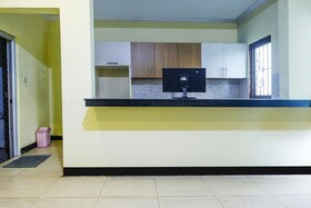 Spot On 91606 Nadin Guest House Syariah