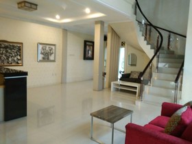 Aleyra Hotel & Villa