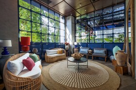 Ashley Tugu Tani Menteng