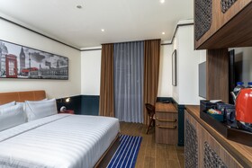 Ashley Tugu Tani Menteng