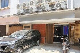 Capital O 93261 Fresh Hotel Near Stasiun Jakarta Kota