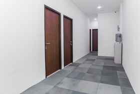 Capital O 93261 Fresh Hotel Near Stasiun Jakarta Kota