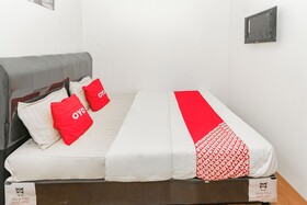 Capital O 93261 Fresh Hotel Near Stasiun Jakarta Kota