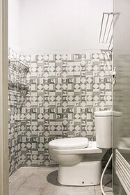 Collection O 91131 New V1 Hotel Near Stasiun Mangga Besar